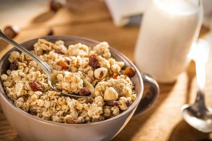 1783887916343-fmtuw7-shutterstock-401602507 Bowl of granola with raisins and nuts