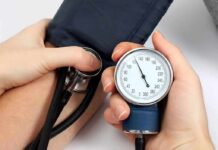 Blood pressure measurement with sphygmomanometer and stethoscope
